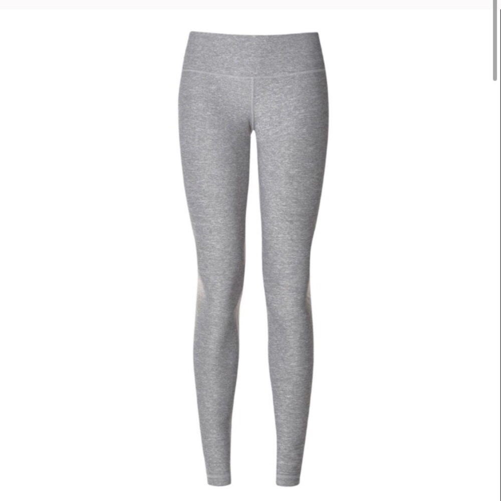 Grey Wunder under lululemon leggings